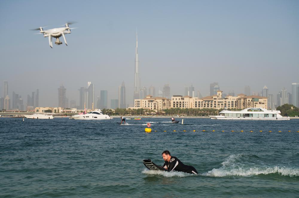 Die Vereinigten Arabischen Emirate verbieten das Fliegen von Freizeitdrohnen nach einem tödlichen Angriff