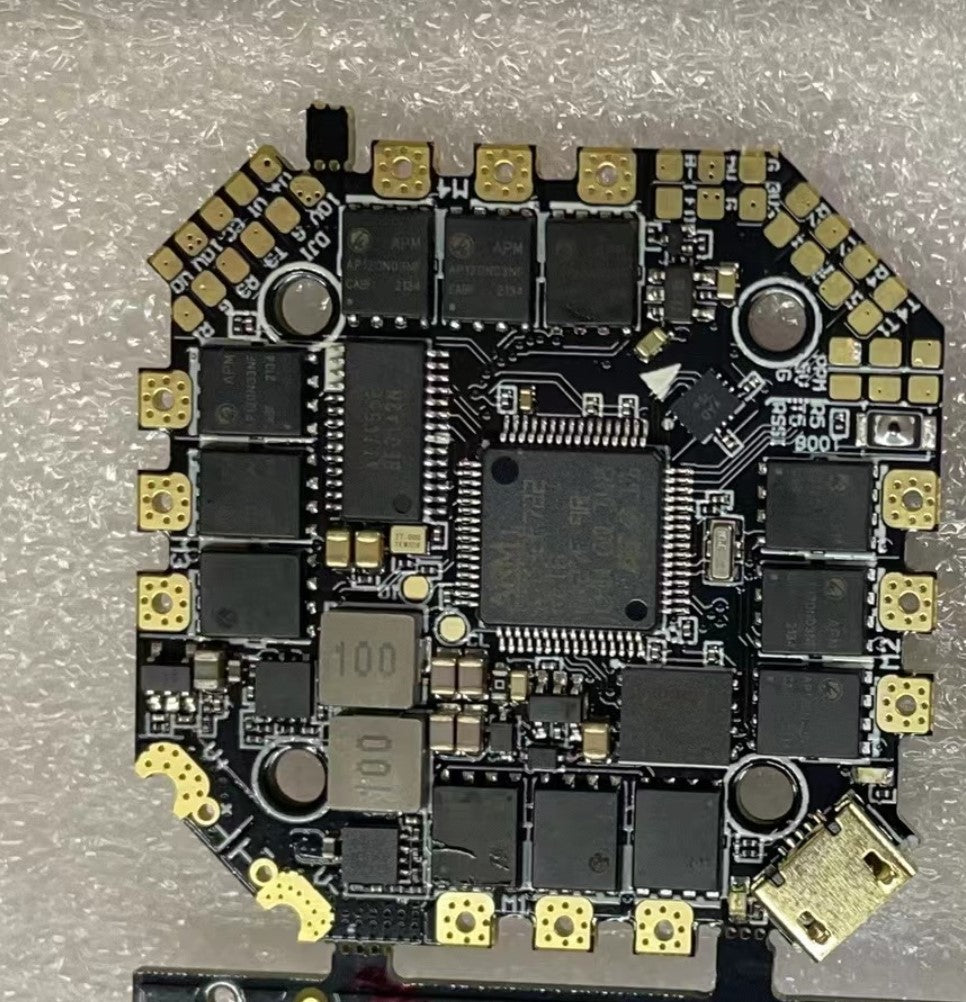Neue Aikon F7 AIO FC mit fetten Mosfets und 60A ESCs aufgetaucht