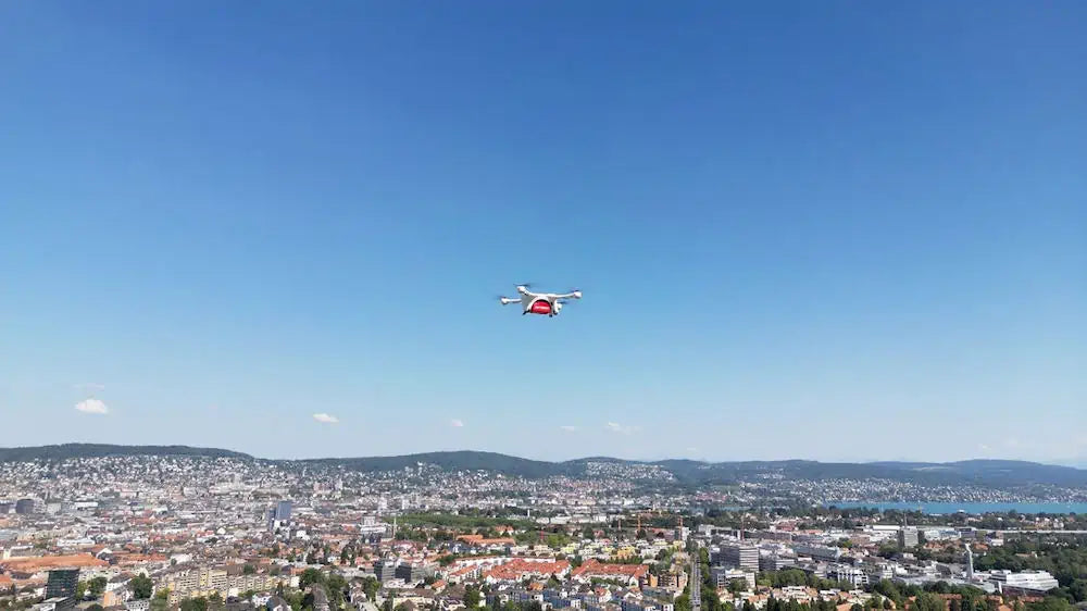 Neue städtische Drohnen Lieferroute verbindet Krankenhäuser und Labore in Zürich