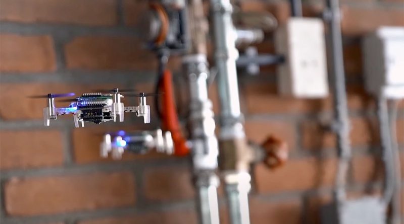 Student der TU Delft für Forschung zu gasdetektierenden Minidrohnen ausgezeichnet mit einer Crazyflie Drohne
