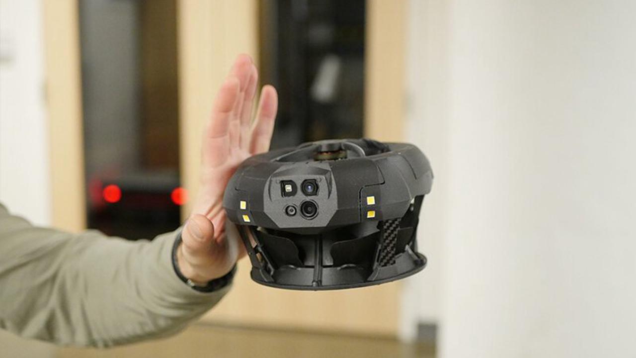 Lernen Sie Dronut X1 kennen, die weltweit erste Doppelrotor Drohne, die in Ihre Handfläche passt