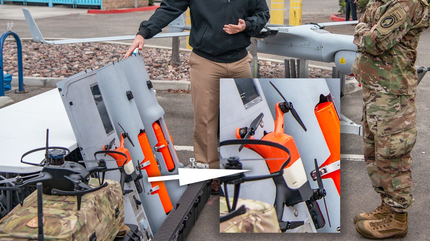 Navy Special Ops hat RQ 21 Blackjack Drohnen angepasst, um kleinere Quadrocopter einzusetzen
