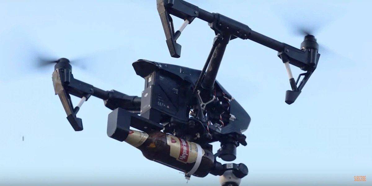Berichten zufolge passt die Ukraine kleine Drohnen an, um im Krieg mit Russen Molotow Cocktails abzuwerfen