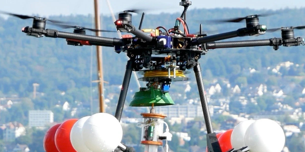 Die MEDUSA „Dual Robot“ Drohne fliegt und taucht, um die Wasserqualität zu überwachen
