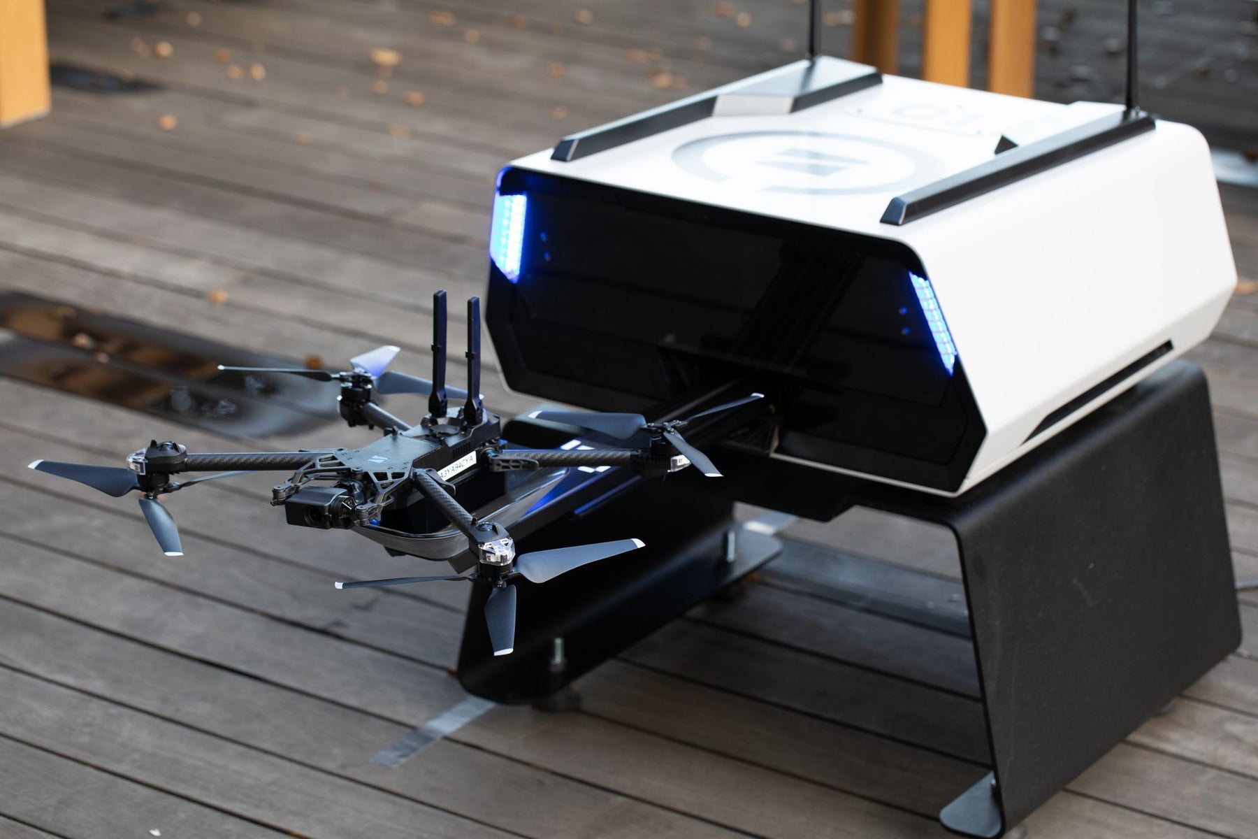 Dies ist das Dock, mit dem Skydio Drohnen wirklich selbst fliegen können