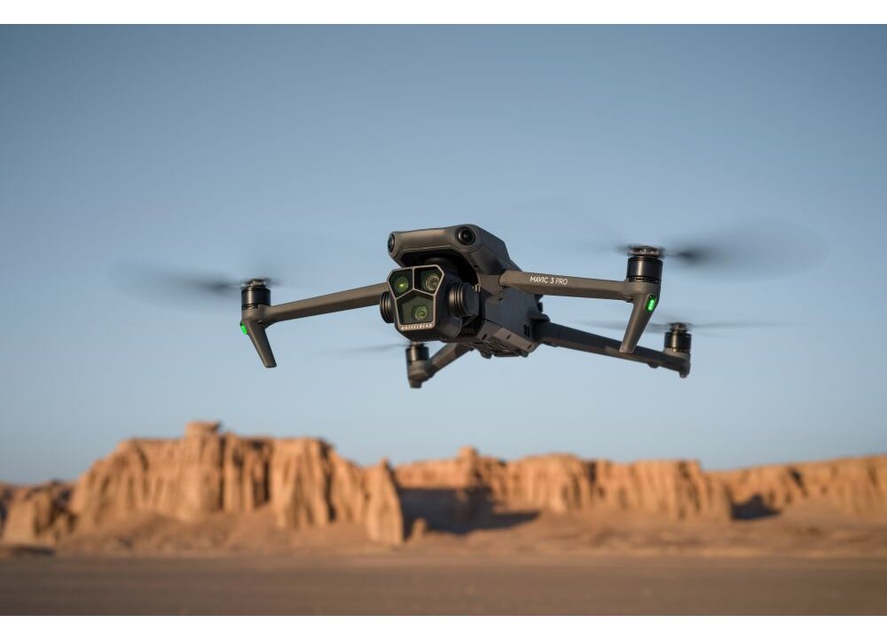 DJI Mavic 3 Pro Fly More Combo (DJI RC Pro)